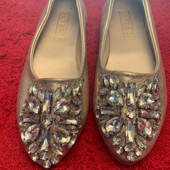 Golden dancing slippers - Picture 1 of 4